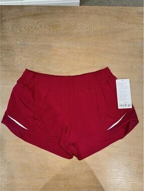 NWT Lululemon Hotty Hot High-Rise Lined Short 2.5" SIZE 14 Berry Rumble